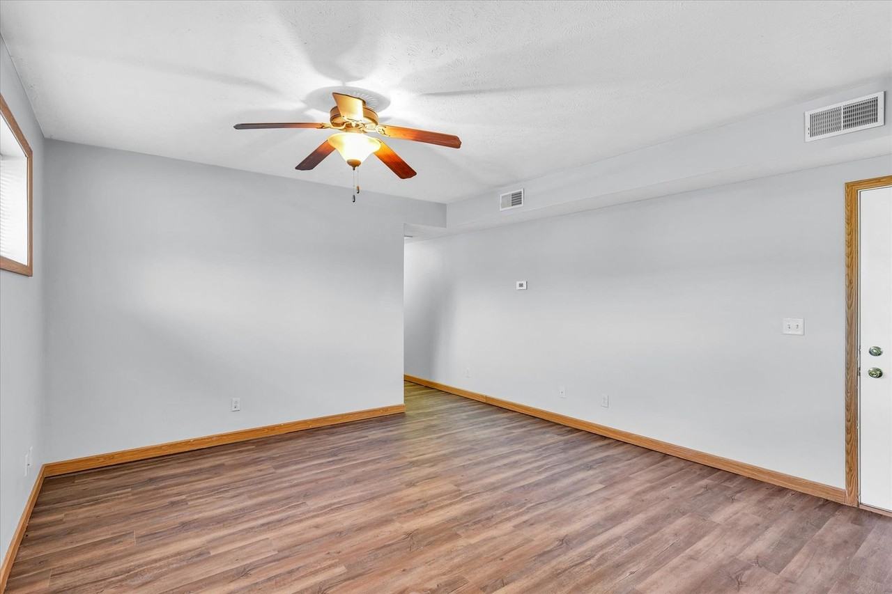 2504 E. Washington - Photo 5 of 35