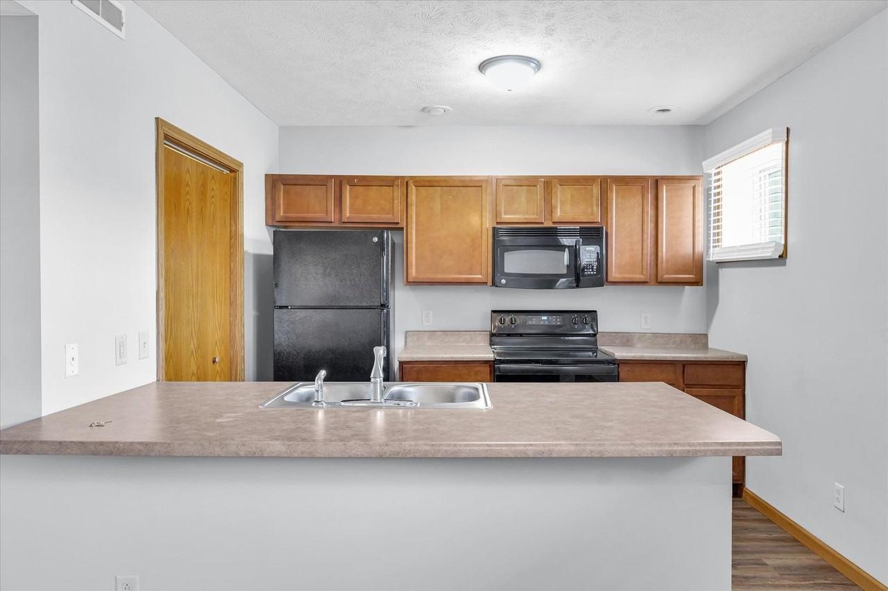 2504 E. Washington - Photo 7 of 35