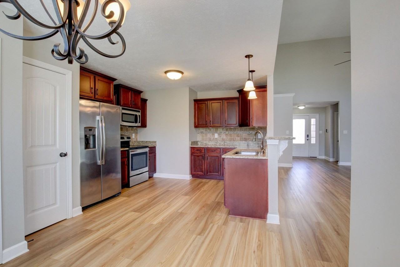 3661 Fox Tail Dr - Photo 6 of 23