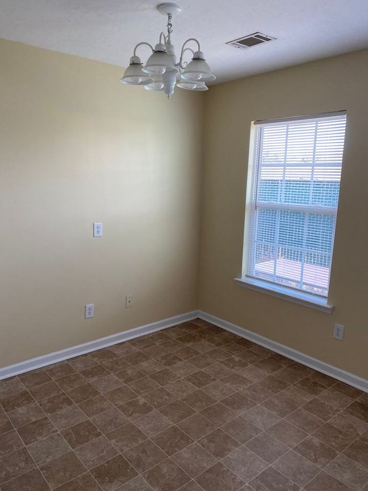 441 Flowing Creek Dr - Photo 4 of 9