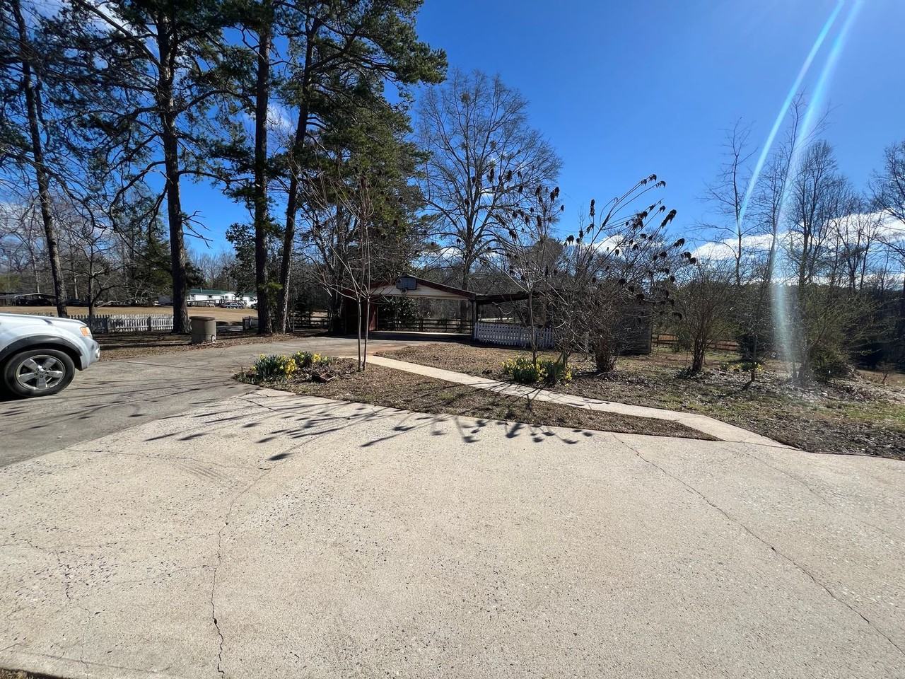 545 Asbury Rd - Photo 3 of 28