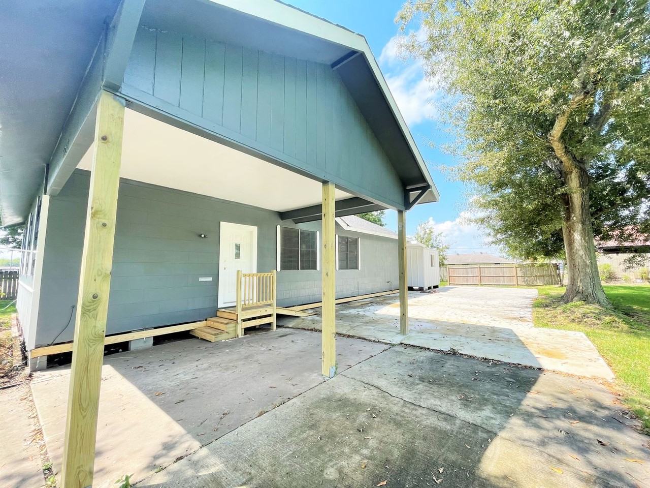 2512 Avenue A - Photo 2 of 19