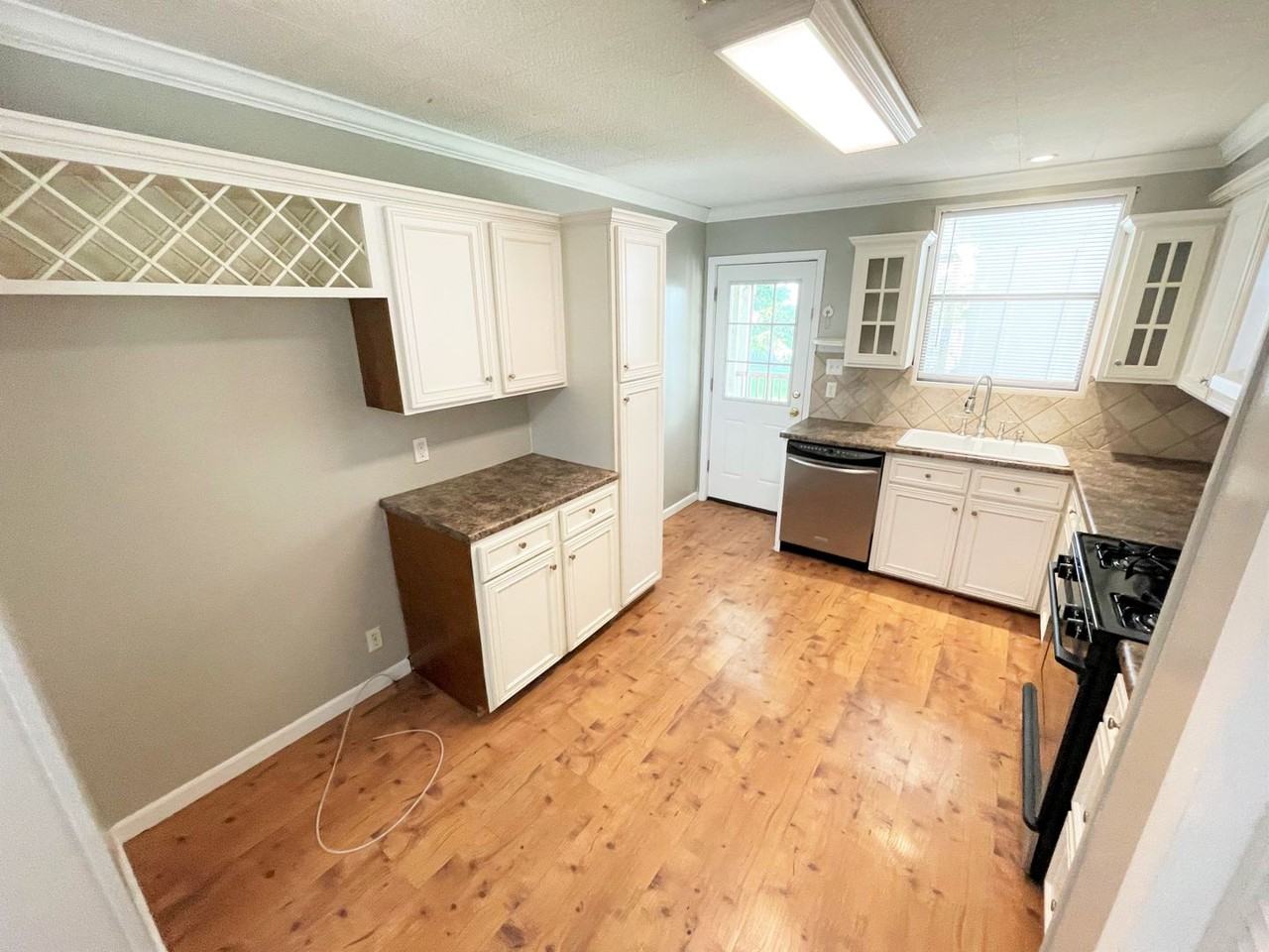2512 Avenue A - Photo 5 of 19