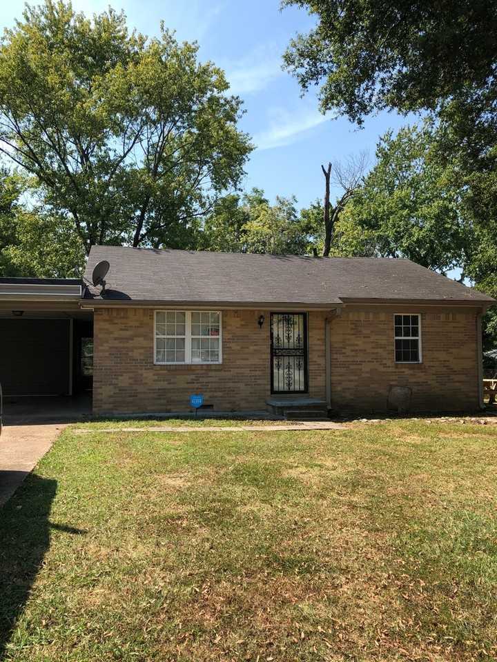 1021 N Lafayette Ave - Photo 3 of 10