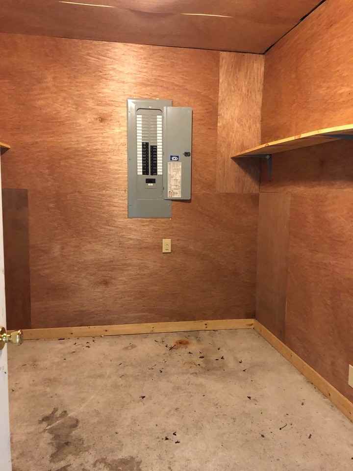 1021 N Lafayette Ave - Photo 4 of 10