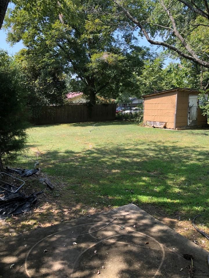 1021 N Lafayette Ave - Photo 2 of 10