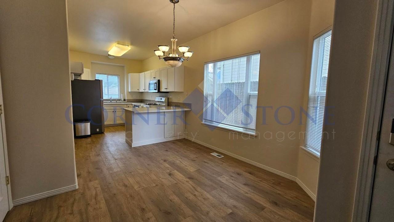 1714 N 30th St - Photo 4 of 16