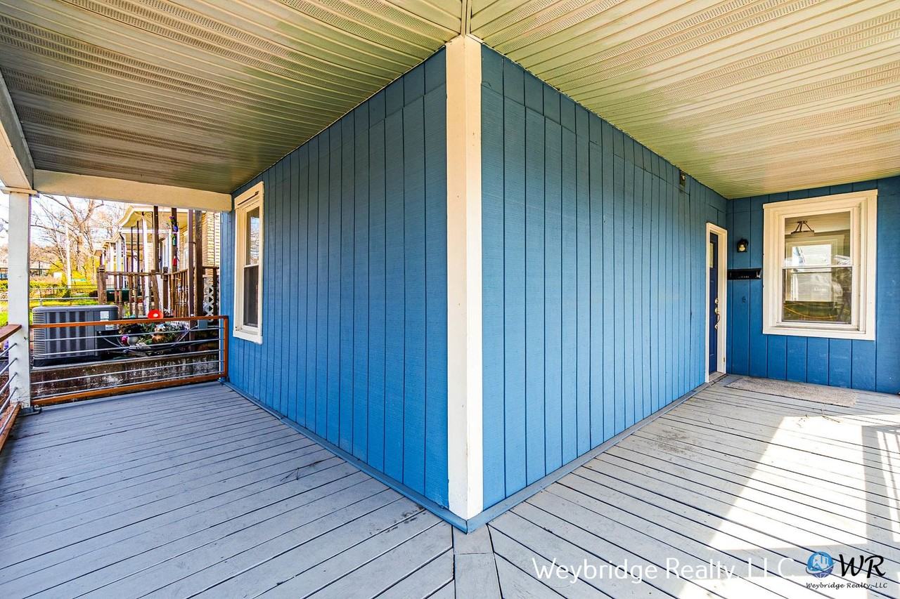 218 Stanley Ave - Photo 2 of 15