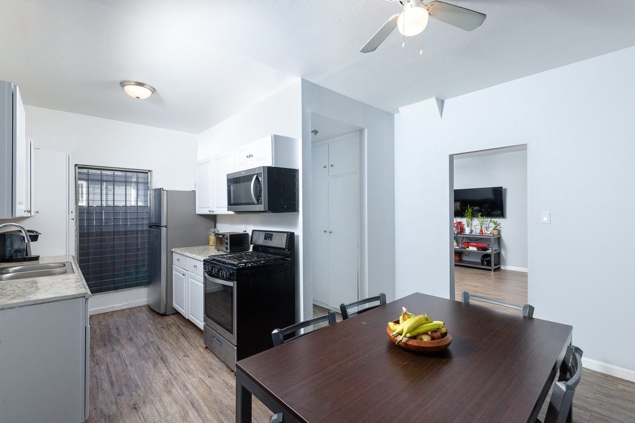 3506 Ransom St. Student Townhomes - Photo 6 of 9