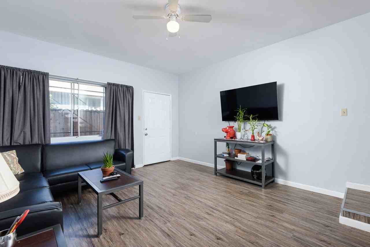 3506 Ransom St. Student Townhomes - Photo 7 of 9