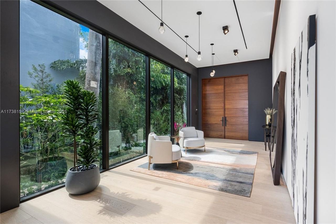 1369 N Venetian Way - Photo 2 of 50