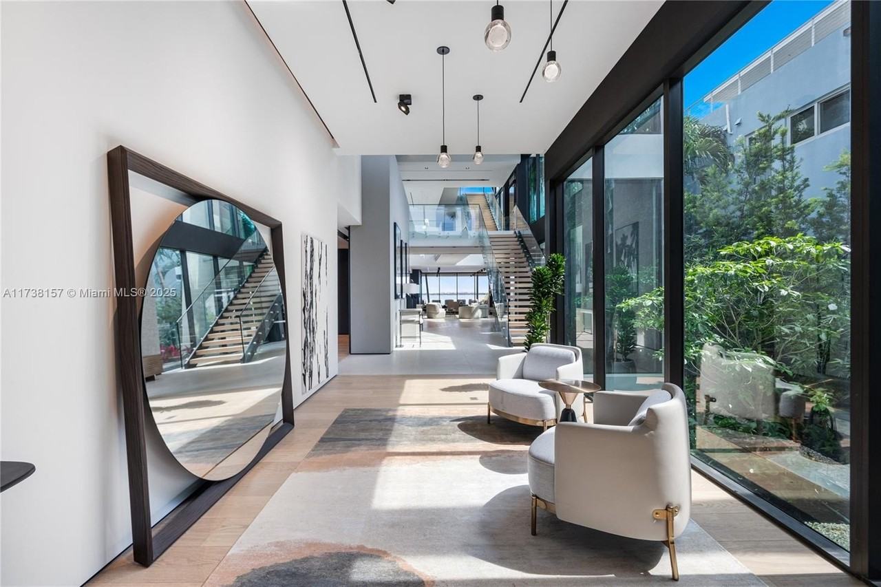 1369 N Venetian Way - Photo 3 of 50