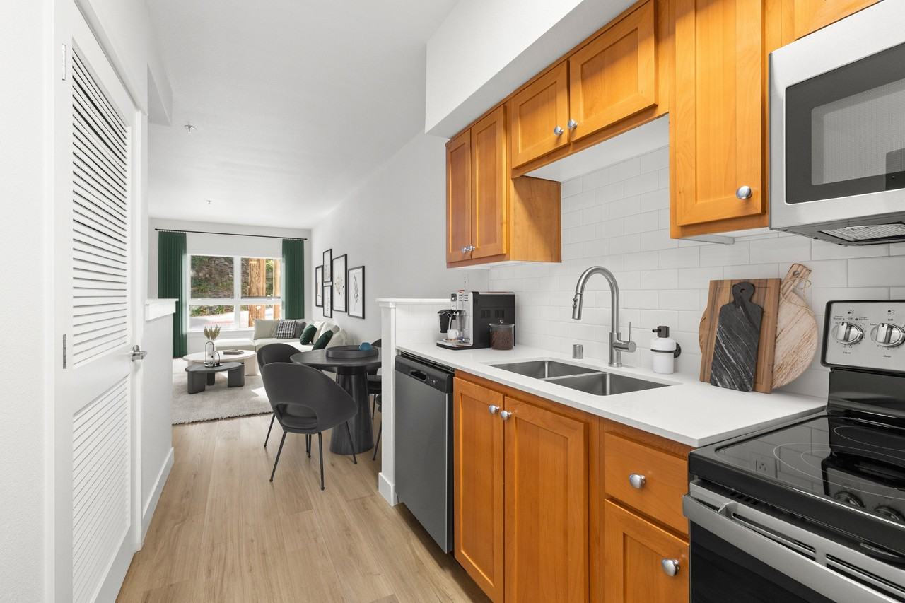 Dexter Lake Union - Photo 6 of 50