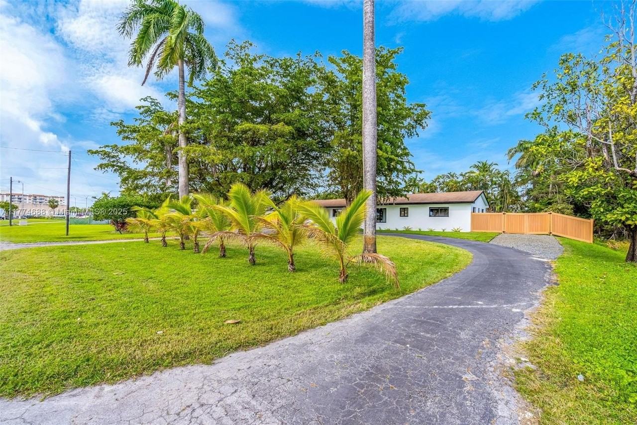 535 N Biscayne River Dr #1 - Photo 2 of 50