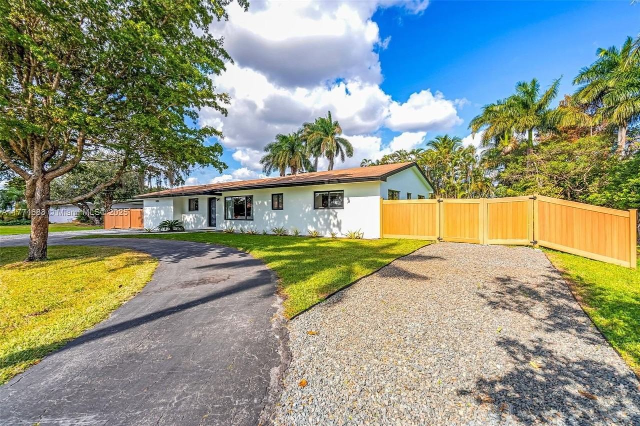 535 N Biscayne River Dr #1 - Photo 3 of 50