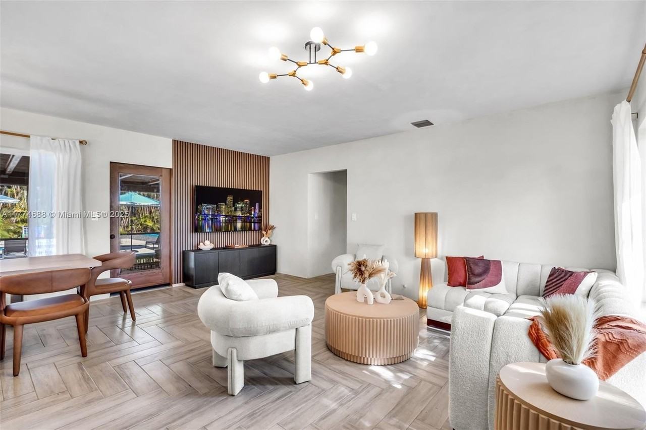 535 N Biscayne River Dr #1 - Photo 5 of 50