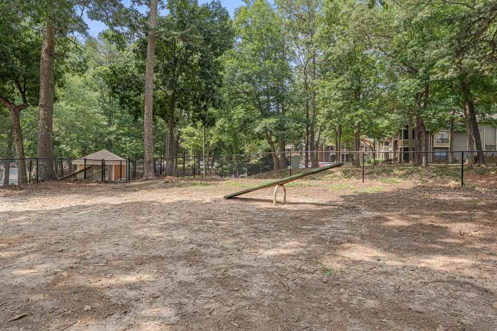 The Retreat at Lake Johnson Apartments - Photo 4 of 35