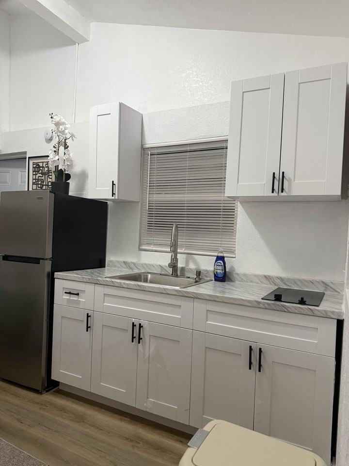 Ne 127th St - Photo 3 of 10