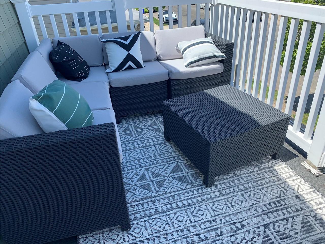 330 W Market St - Photo 2 of 10