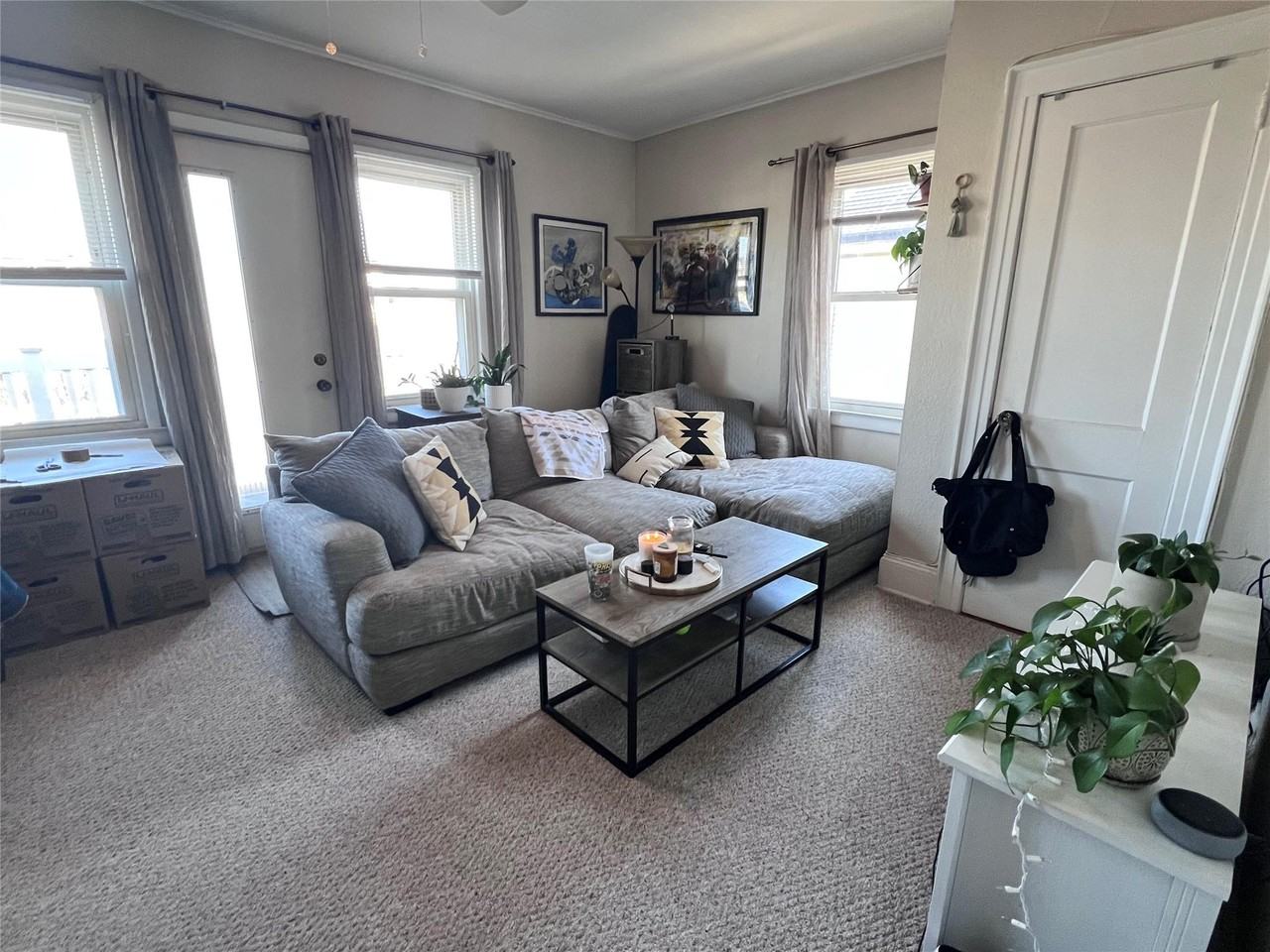 330 W Market St - Photo 3 of 10