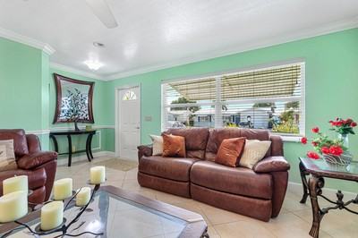 1211 Sw 21st Ave - Photo 2 of 17