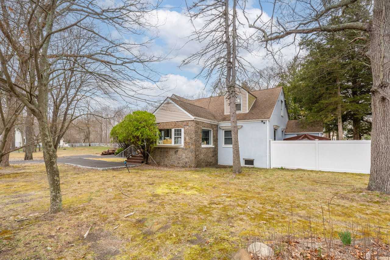 595 Granny Rd - Photo 2 of 17