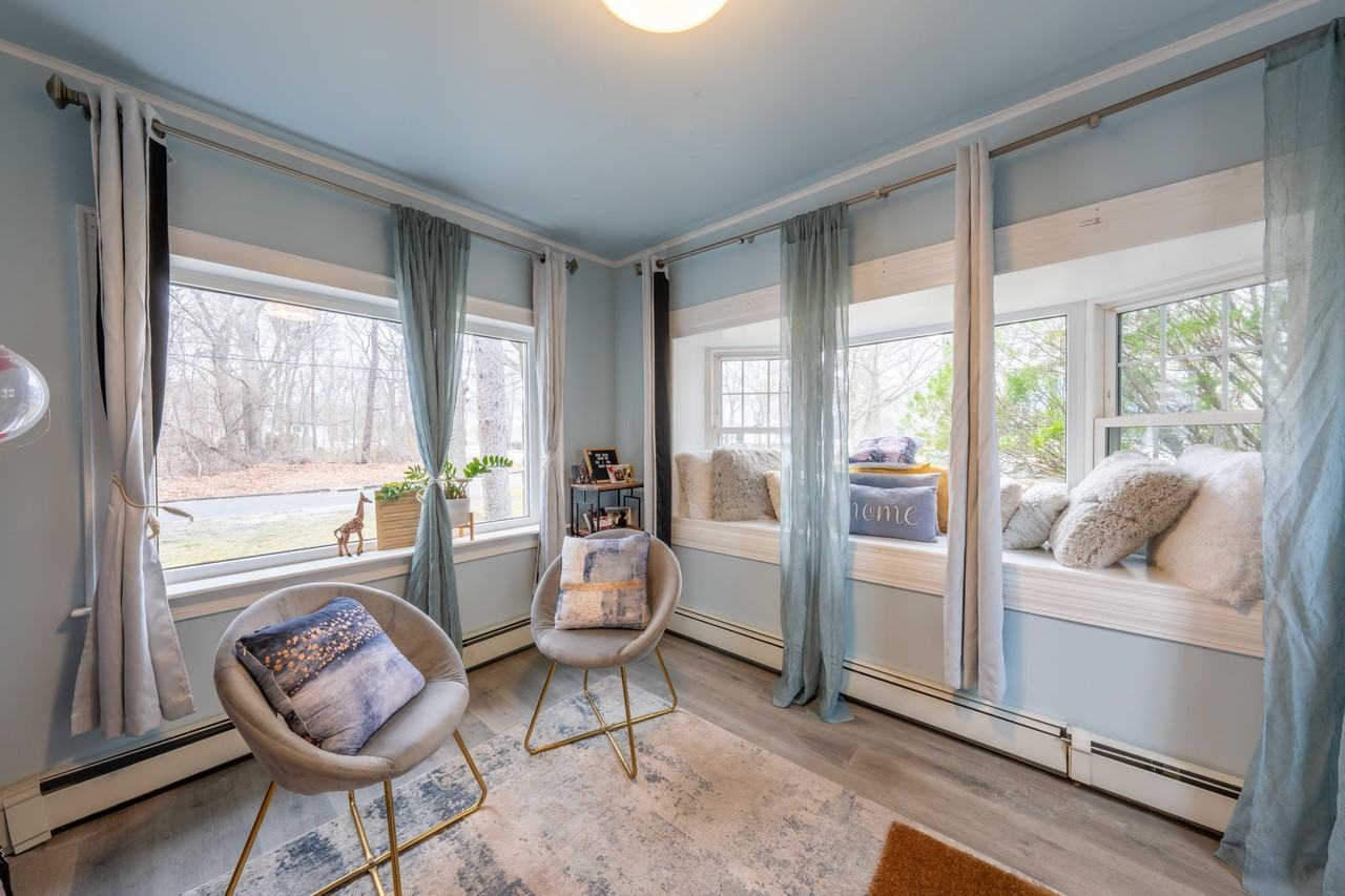 595 Granny Rd - Photo 3 of 17