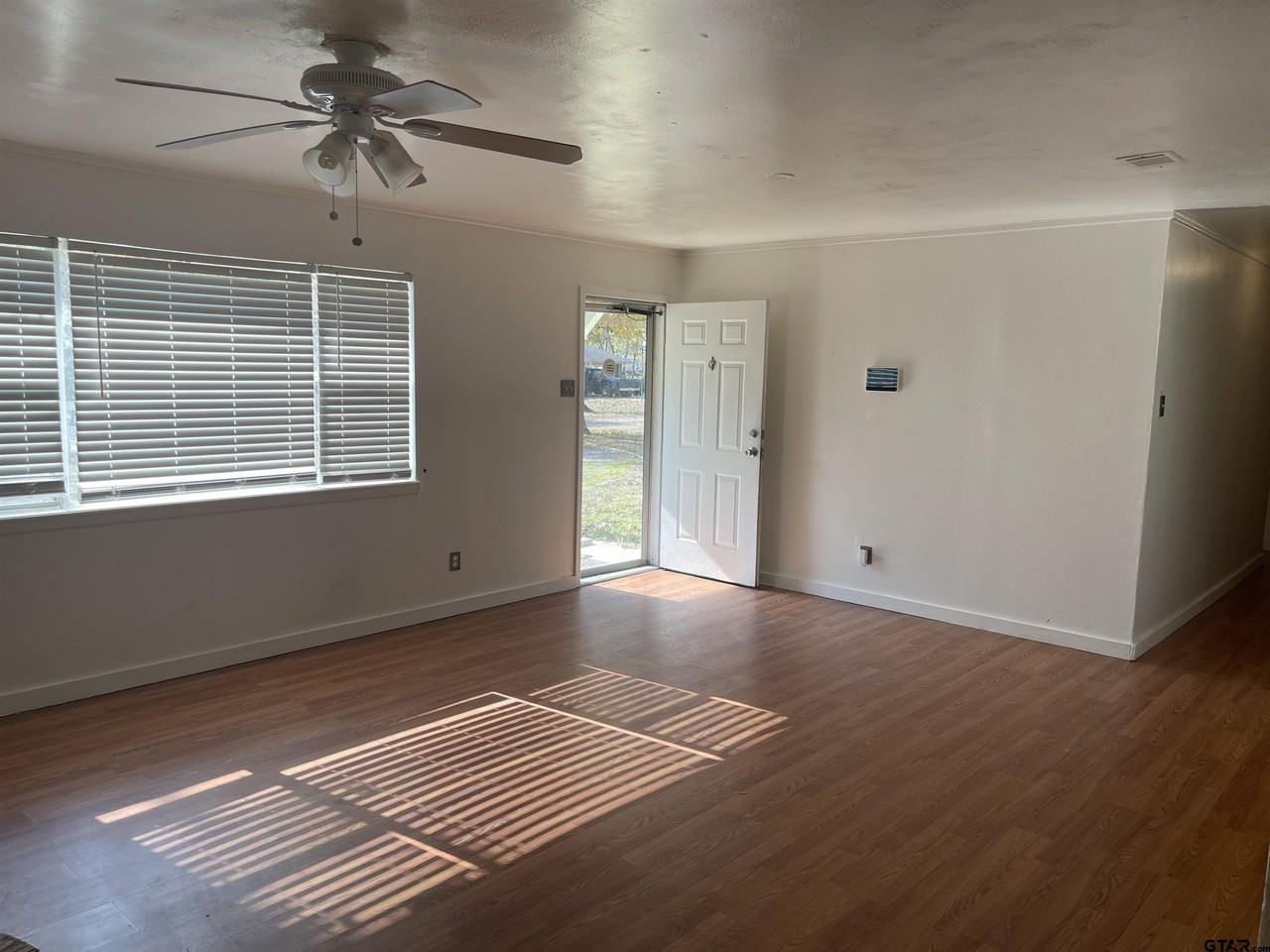 106 5th St Sw - Photo 2 of 13