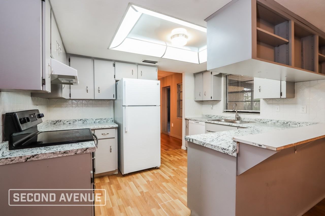 8262 Norbert St - Photo 7 of 24