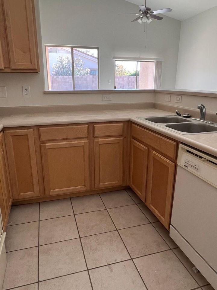 1707 East Cortez Drive - Photo 3 of 6