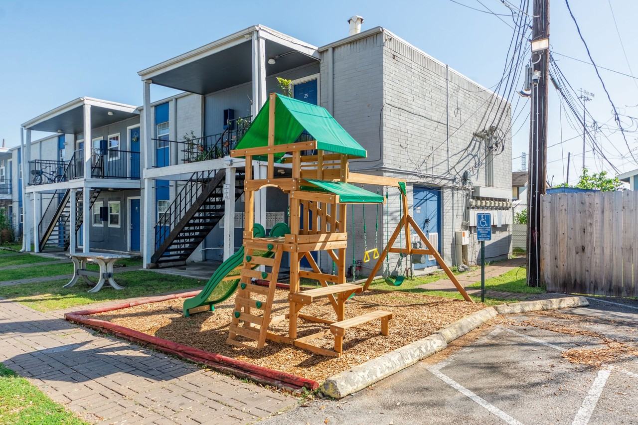 1800 North Wayside Drive #7 - Photo 3 of 41