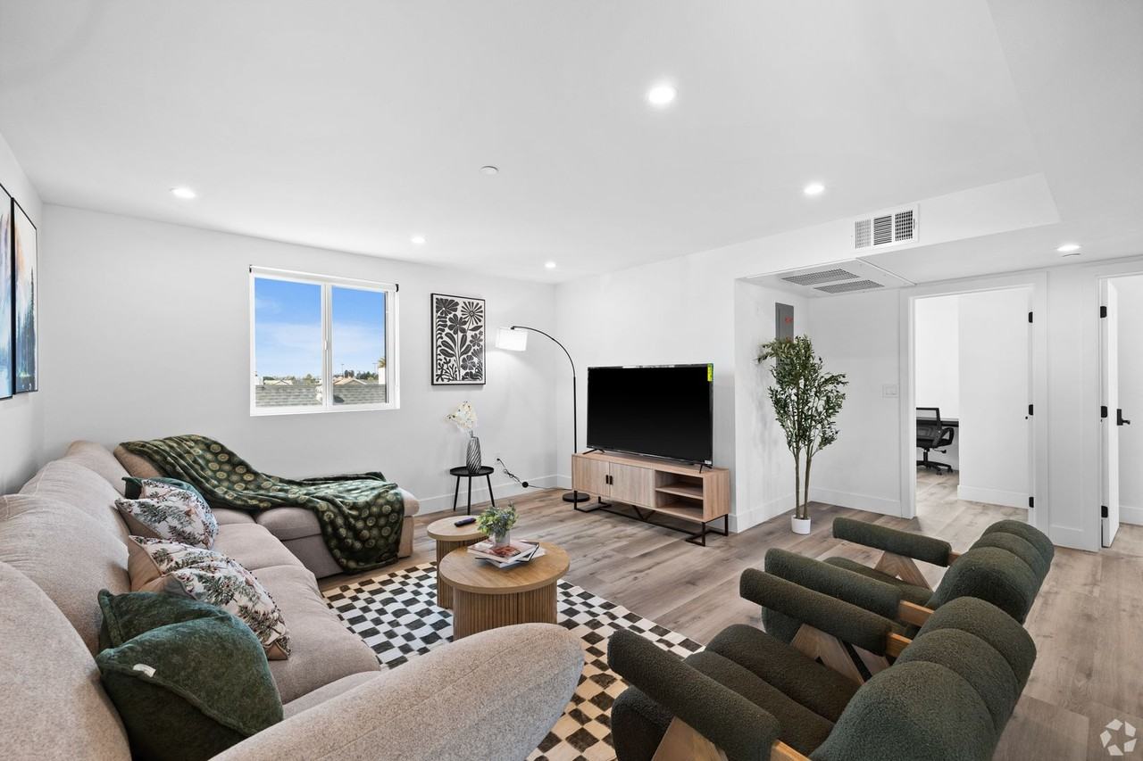 MH 5401 Carlin St - Photo 3 of 14