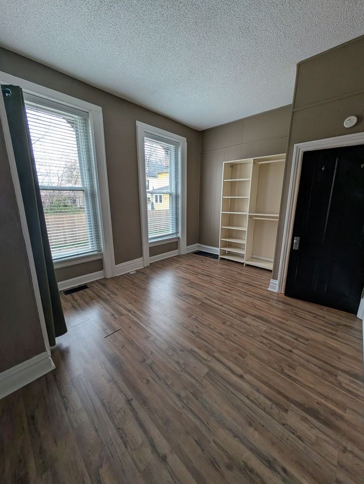 Chestnut House - Photo 7 of 19