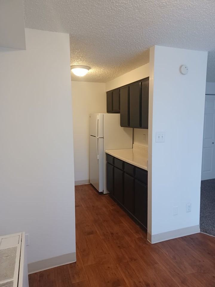 Grandview Towers - Photo 4 of 10