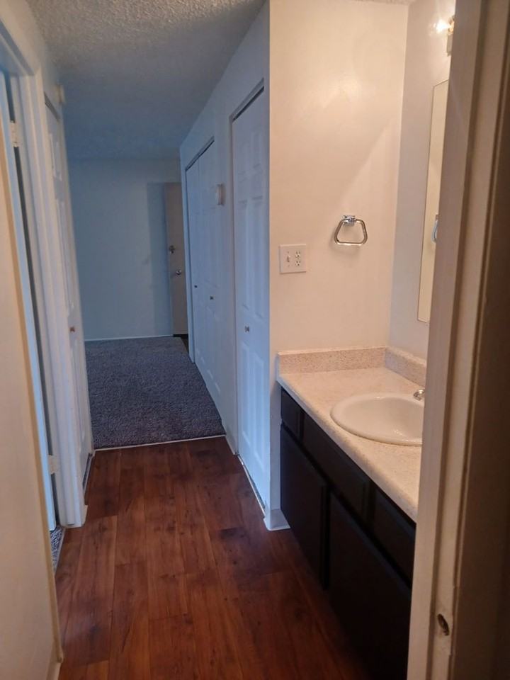 Grandview Towers - Photo 6 of 10