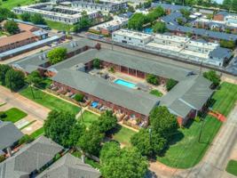 featured image of 6305 N Villa Ave