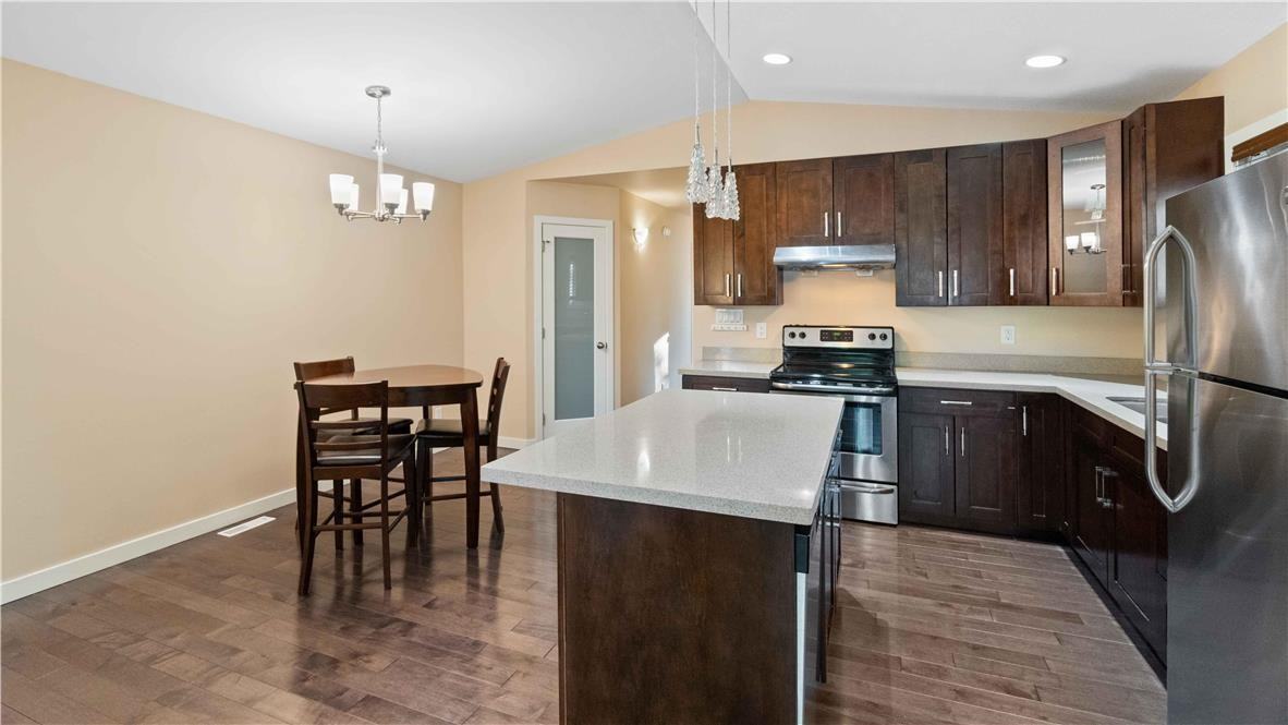 258 King Edward St - Photo 2 of 13