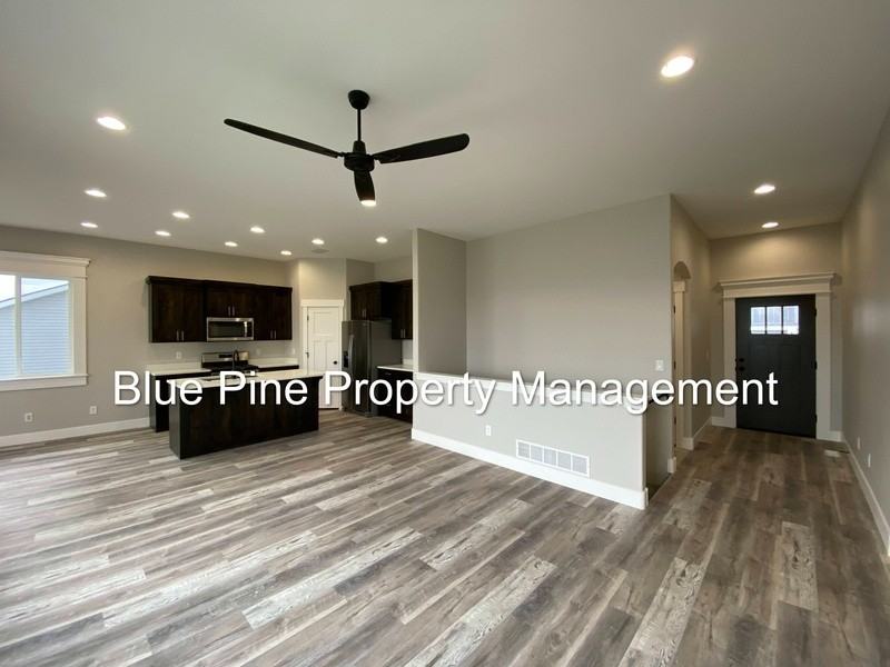 3840 Ventura Ave - Photo 4 of 19
