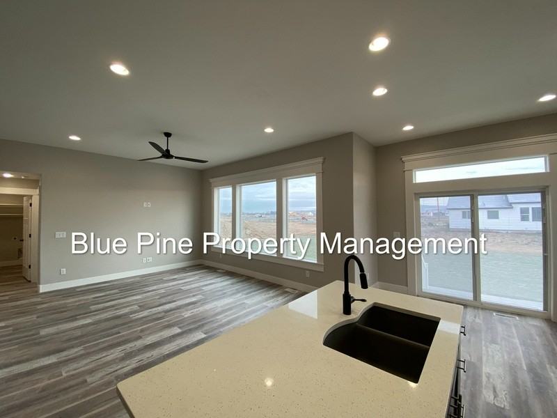 3840 Ventura Ave - Photo 5 of 19