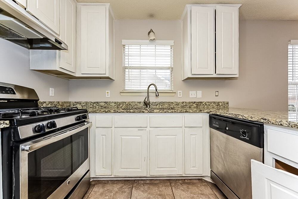 3709 Hudson Ct - Photo 7 of 19