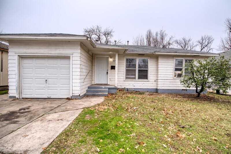 3033 Nw 31st St - Photo 2 of 15