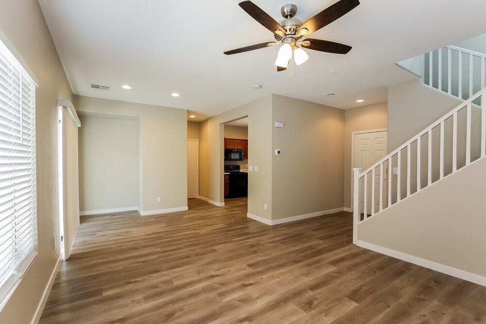 1021 Sunny Acres Ave - Photo 5 of 16