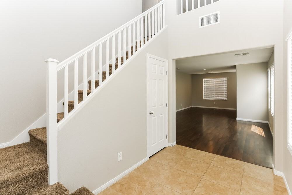 8934 Candice Creek Ct - Photo 4 of 17