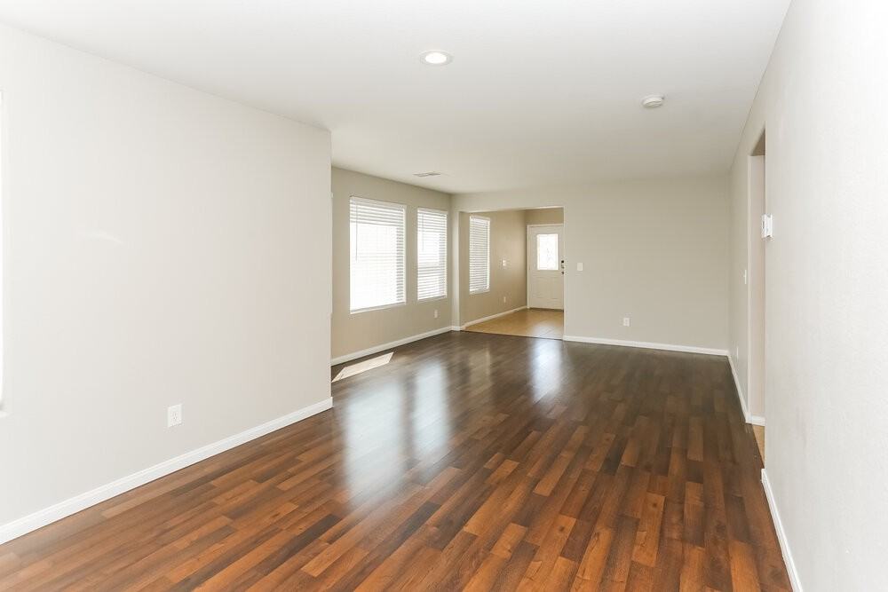 8934 Candice Creek Ct - Photo 5 of 17