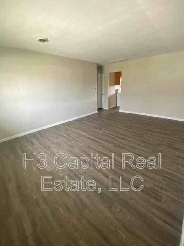 105 S County Rd #202 - Photo 2 of 12