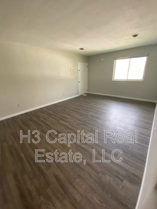 105 S County Rd #202 - Photo 3 of 12