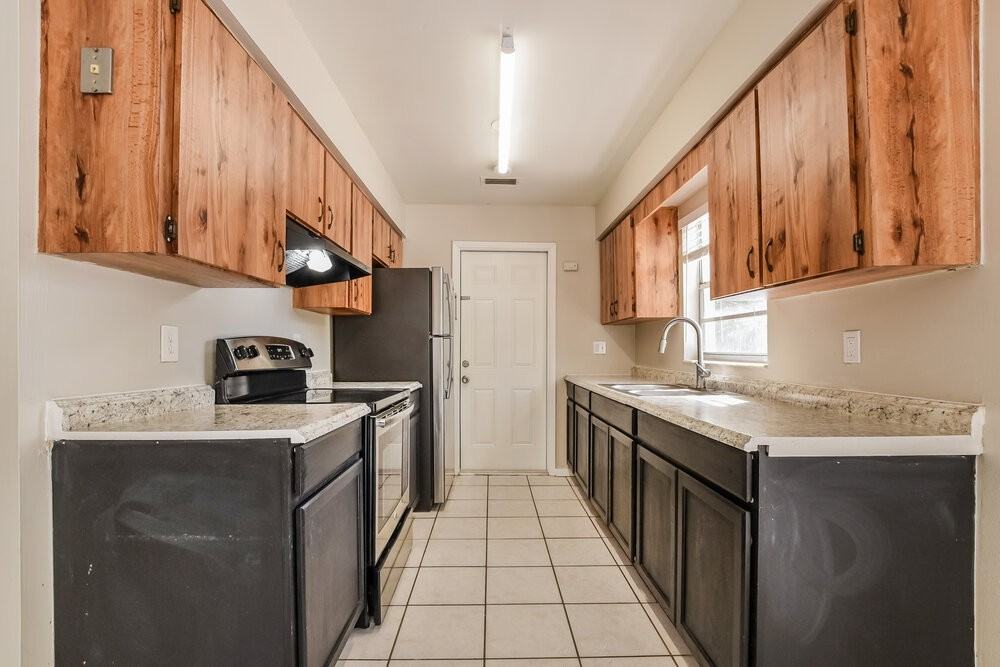 542 Salerno Dr - Photo 7 of 16