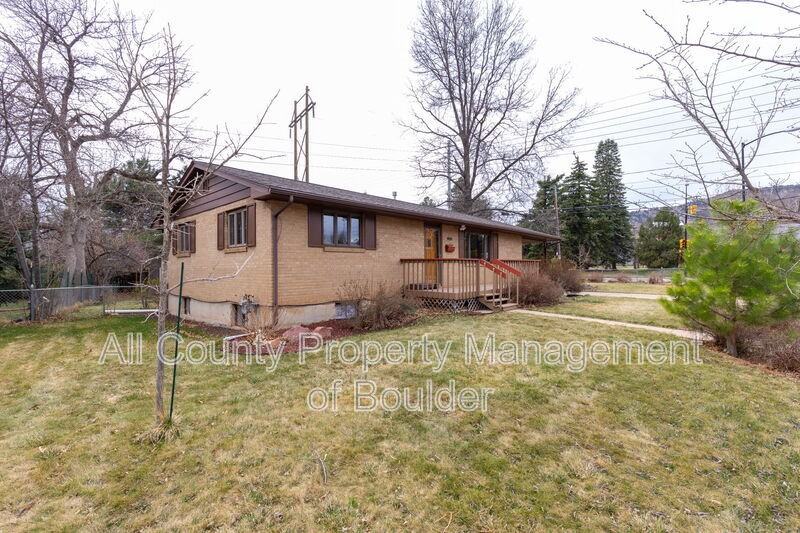 1980 Floral Dr - Photo 3 of 32