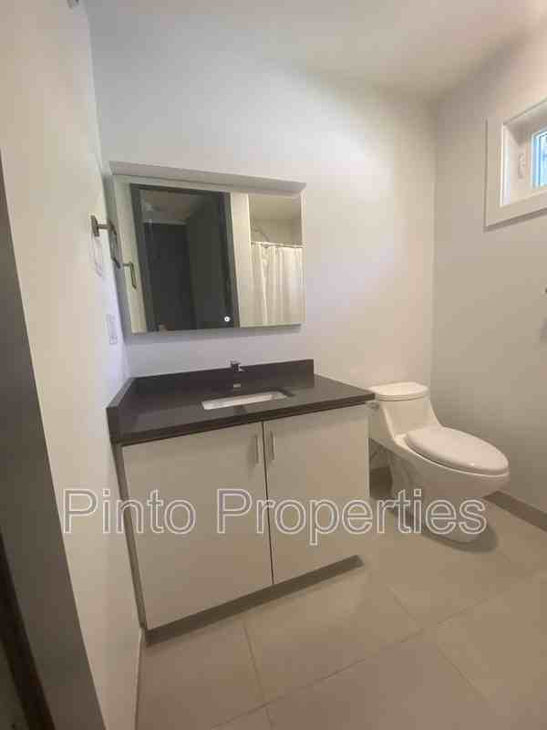 10749 86 Ave Nw #1 - Photo 4 of 8