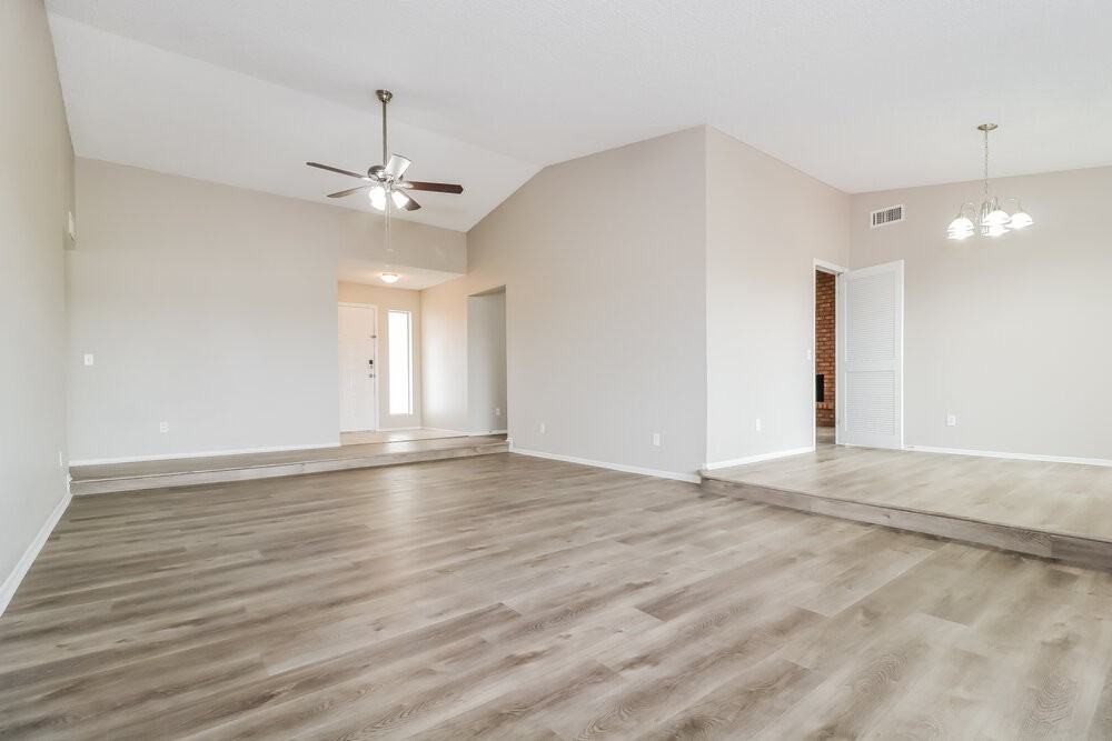 10050 W Highland Ave - Photo 3 of 16
